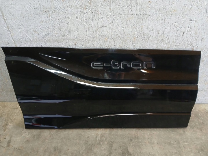 Tür Leiste Schutzleiste Blende Gehäuse rechts heck AUDI Q6 E-TRON E TRON 85H 85H853970A