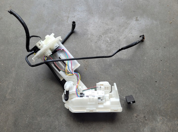 feed pump 77020-33511 LEXUS ES VII 7 300 H 2.5 HYBRID