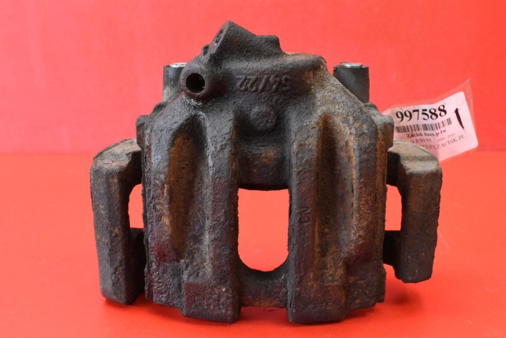 caliper brake left front BMW E90 E91 2.0i 129 KM 04-10