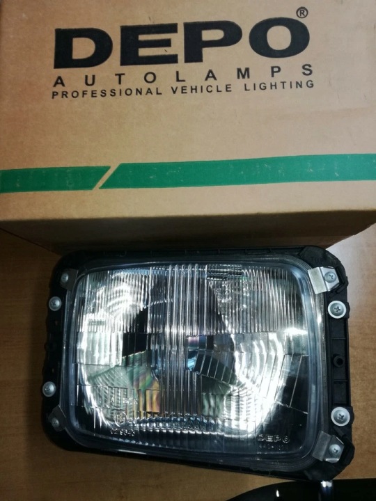 Licht vorne rechts MERCEDES T1 207-410 A0008206561