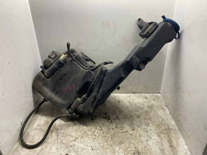 Behälter Behälter des Gasses Spritzdüse MERCEDES C207 W207 A2048601960 XENO