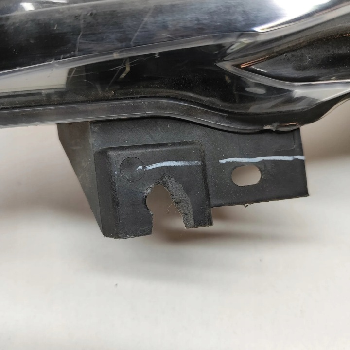 TESLA MODEL 3 Right front fog lamp 2018 1077392-00-D 8