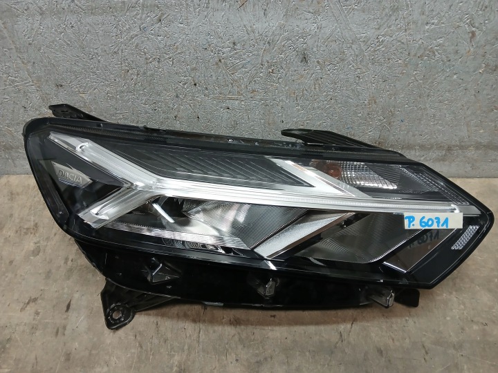 Licht vorne rechts DACIA SANDERO III 3 JOGGER LED 260101940R
