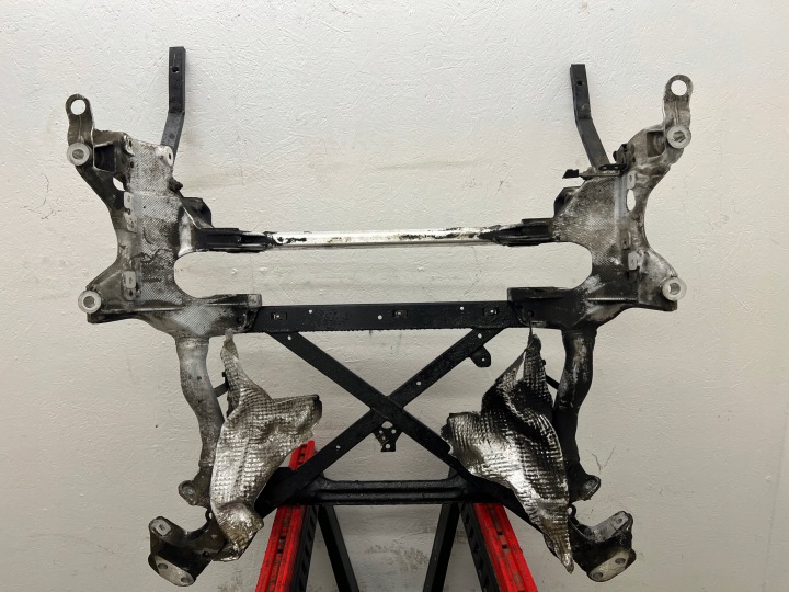 axle beam axle beam subframe TRAWERS of the engine AUDI A5 8T AUDI A4 B8 8K0 8T0399315G