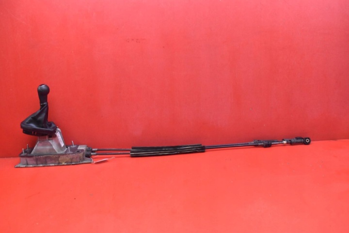 trim gear lever of the gear 6 BIEG 5K0711049C SEAT LEON 2 II 1.2 TSI 105KM 09