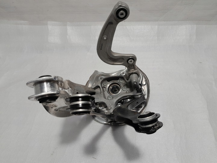 AUDI A4 B9 LIFT Achsschenkel Radnabe Radlager rechts heck QUATTRO 8W0505436AA komplett
