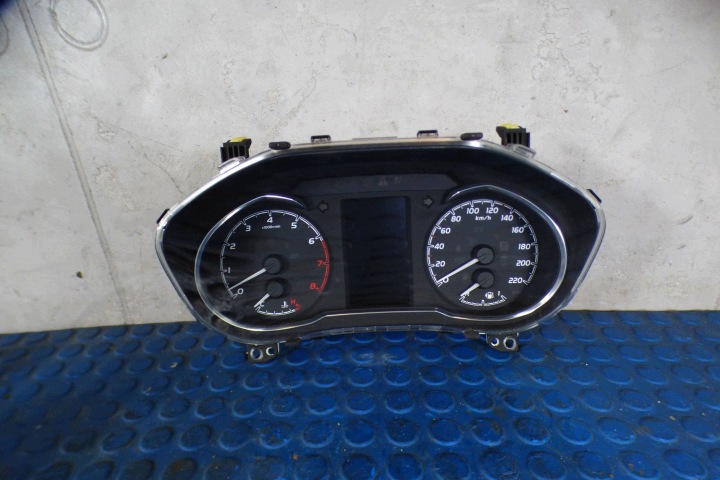 Toyota Yaris III dials 83800-F5291 st.BDB EUROPA