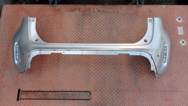 nárazník záď zadní TOYOTA YARIS CROSS 21