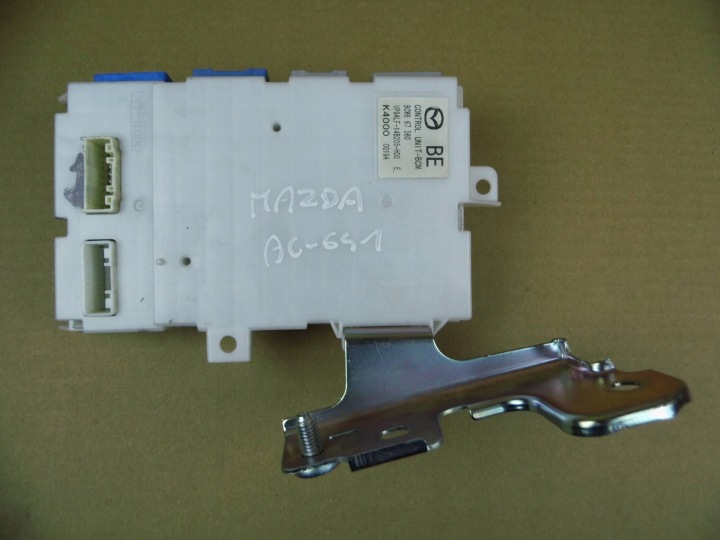 Mazda 3 II BL modul Computer Bedienteil komfortu BCW8 67 560