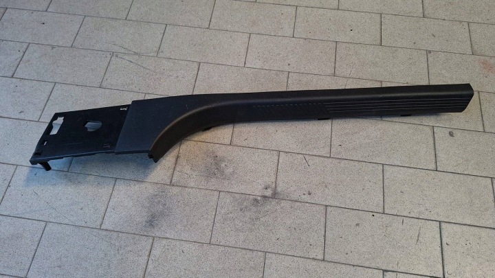 side plastic of the threshold door front side right Renault Clio VI 769512091R
