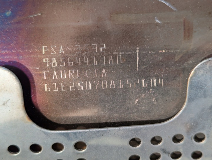 Peugeot 3008 III 2023-2026 1.2 PureTech summuti väljalasketoru katalüsaator 7
