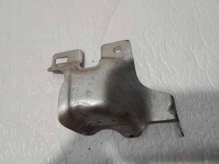 BMW X3 G01 LCI cover TERMICZNA of the turbine 8632102