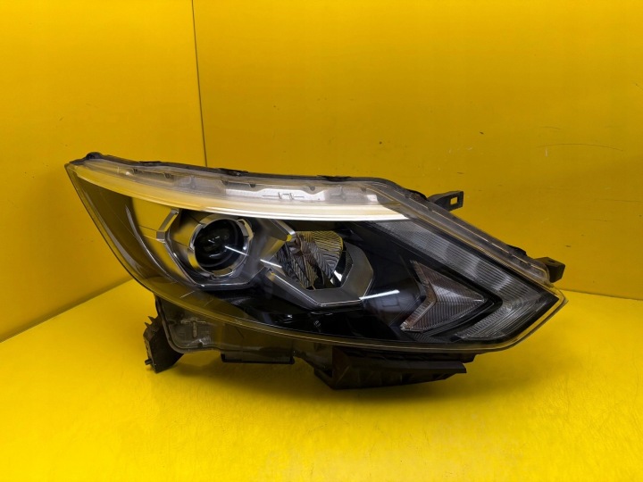light right Nissan Qashqai II J11 13-17 Full Led 100-18015