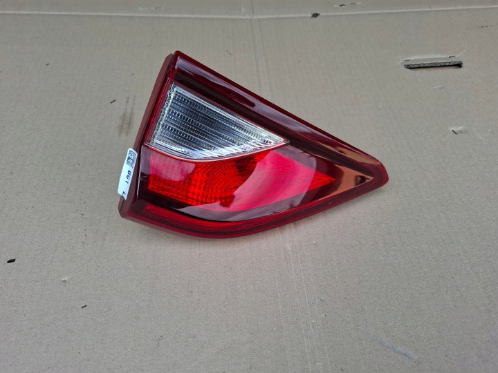 KIA STONIC LIFT 22rLAMPA heck links für die Heckklappe
