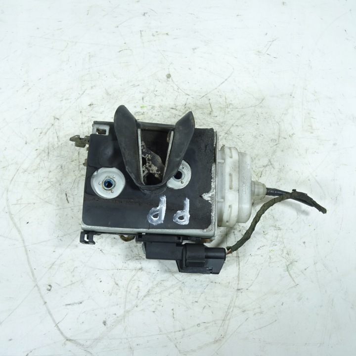 AUDI A3 8L 5D de la Serrure Portière Avant Droite LY9B