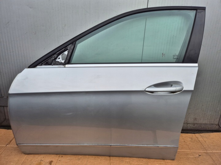 ajtó eleje PRZENIE bal teljesen 775 MERCEDES W212