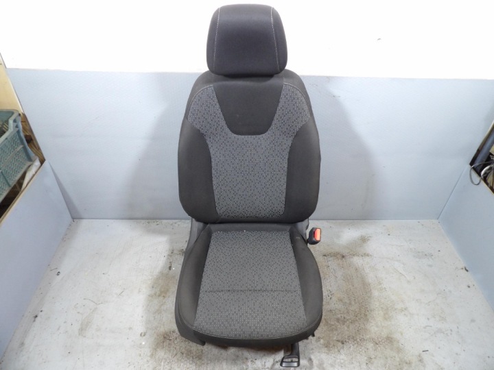OPEL CROSSLAND X FOTEL PASAZERA MANUALNY