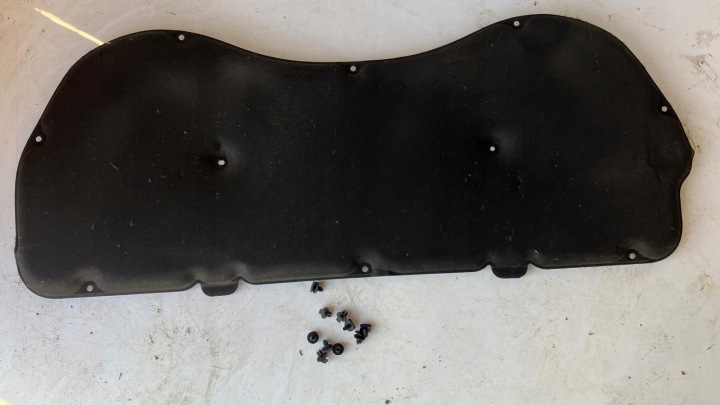 Insonorizzazione del cofano PEUGEOT 208 II