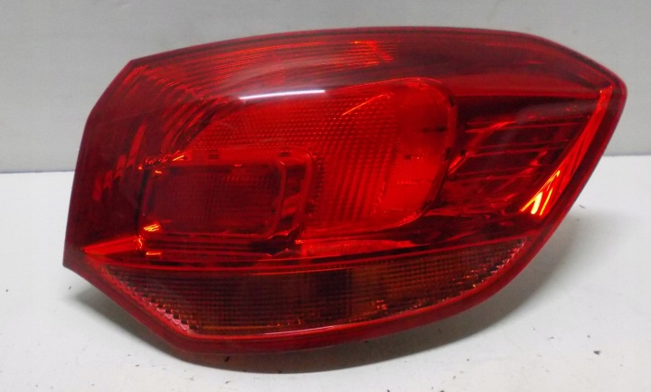 OPEL ASTRA J 1.7 CDTI 14R Licht rechts heck 13282243