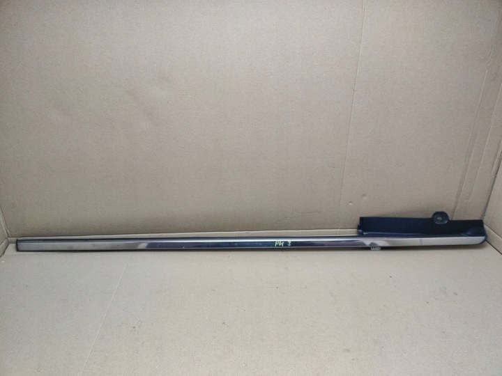 Leiste Schutzleiste des Kotflügels hinten links Seite Chrysler Town and Country 5 2009