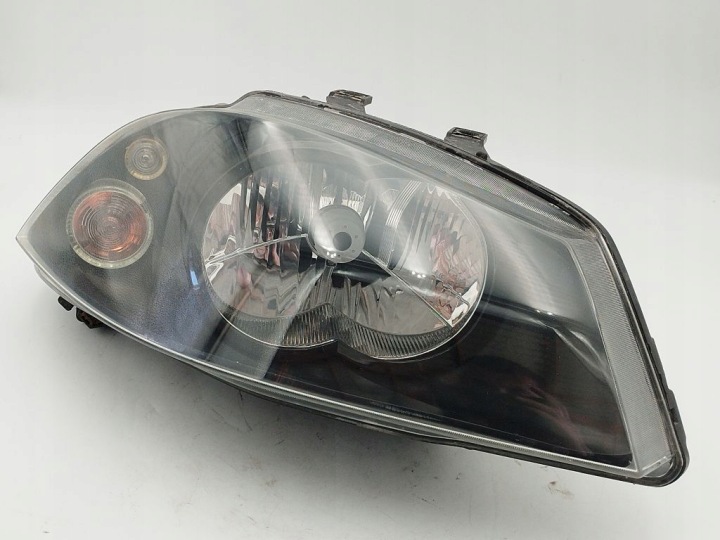 Seat Ibiza III 3 light right front front 6L1941022A