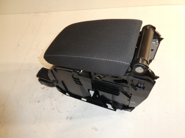 VW VOLKSWAGEN GOLF 6 VI armrest 1K5864251C