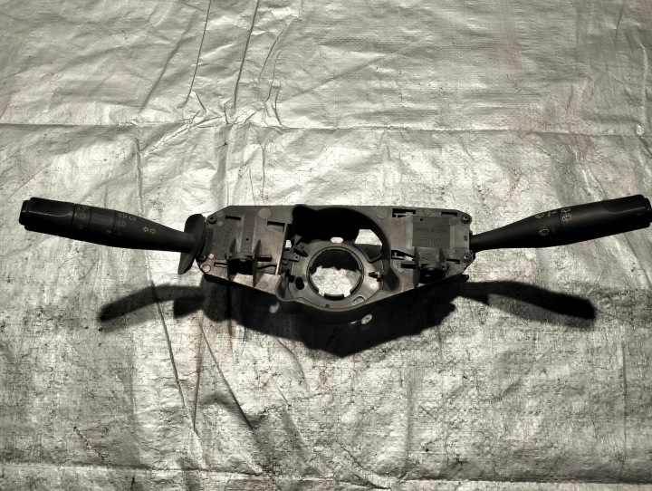 steering wheel levers and controls CITROEN SAXO 61557121