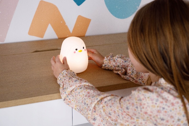 Силіконовий нічник InnoGIO GIOpenguin Міді пінгвін LED на USB — фото 2