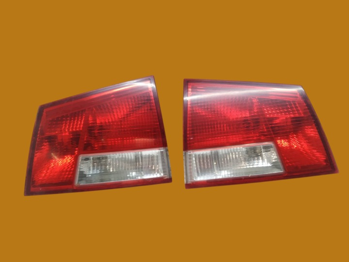 feu arrière KOMPLET du capot KOMBI 24460463 Opel Vectra III (2002-2008) C