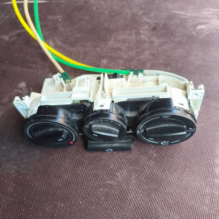 bouton alimentation d'air pokretla de chauffage Volkswagen Polo III 6N 6N2 6NF 2000