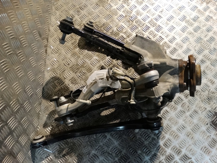 Achsträger hinten rechts BMW G11 G12 SKRETNE 1