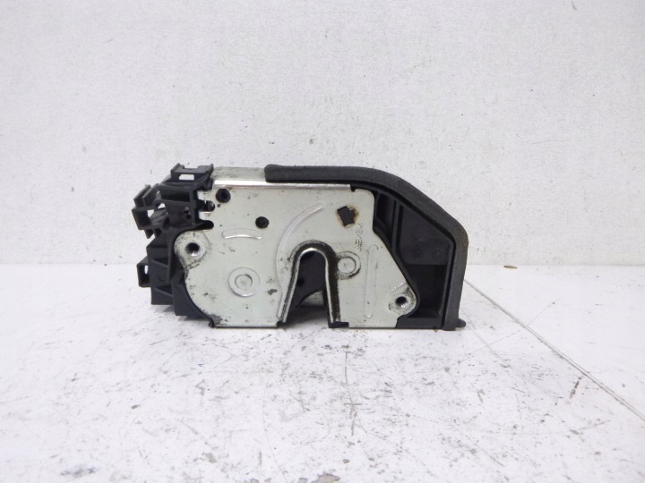 zár ajtó eleje bal BMW 1 E87 E81 E90 E91 5 PIN 7202149 OE