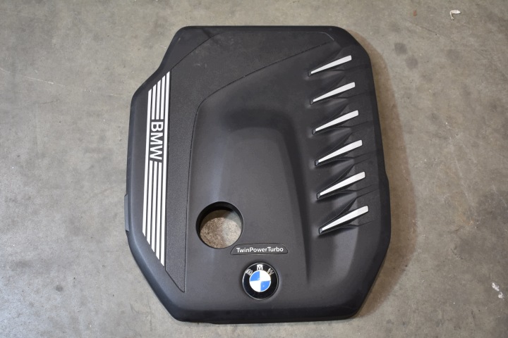 IDEALNA cover engine housing cover BMW G07 X7 G05 G06 1