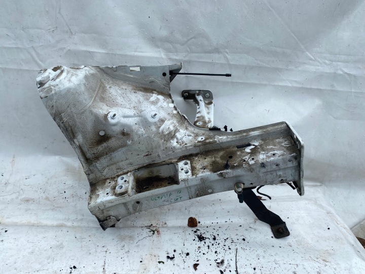 SKODA OCTAVIA III LIFT Radhaus Längsträger Längsträger links