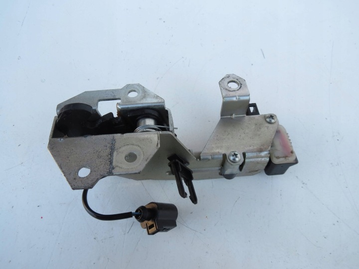 de la Serrure du capot Porte coffre hayon Arrière PORSCHE CAYENNE 4.8 V8 7L0827506