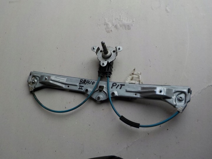 fensterhebermotor rechts heck fiat bravo II 2008r