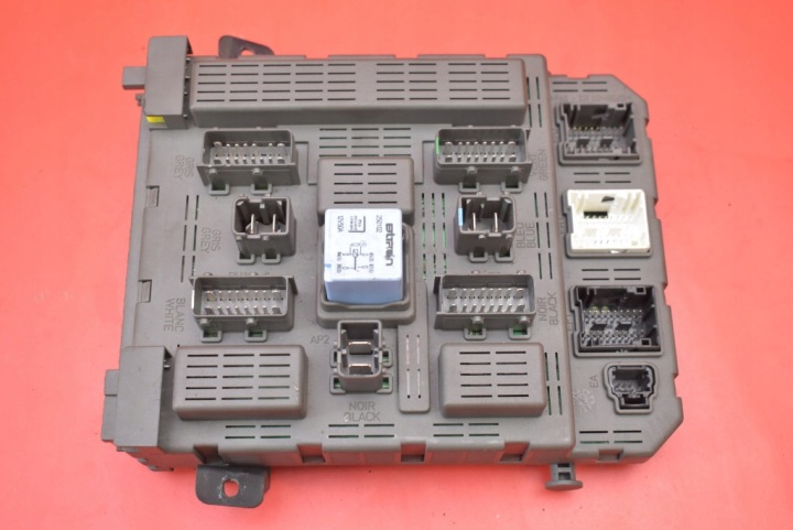 Kasten der Sicherungen 9641958680 BSI PEUGEOT 2.2 16V 158 KM 00-04