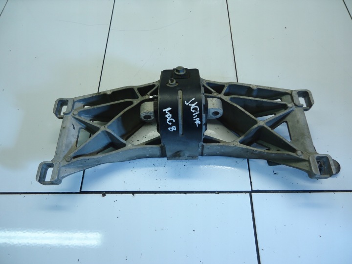 JAGUAR XJ Stütze getriebehalter getriebestütze getriebelager AW93-6A026-AD