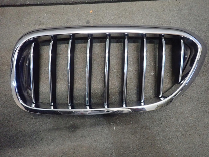 GRILLE/MASQUE GRILLE CALANDRE GAUCHE BMW 5 G30 G31 2018- 7473699