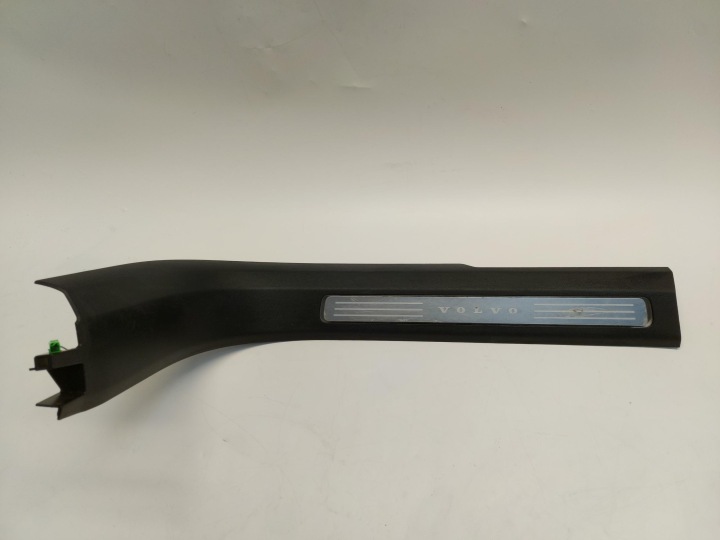Volvo XC90 II LIFT B5 2021 moulding threshold left front of the threshold 32244301