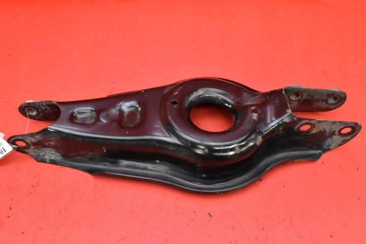 braccetto sinistra posteriore inferiore 1288451-00-A TESLA MODEL Y 78.4 kWh 514 KM 20