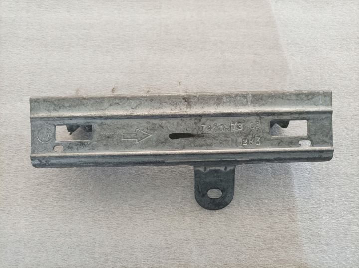 BMW X7 G07 Halter des Halters des Beifahrers 7451373