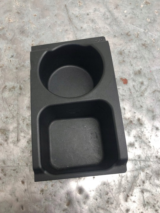 bracket for KUBKI MERCEDES W212 KOMBI A2126890091