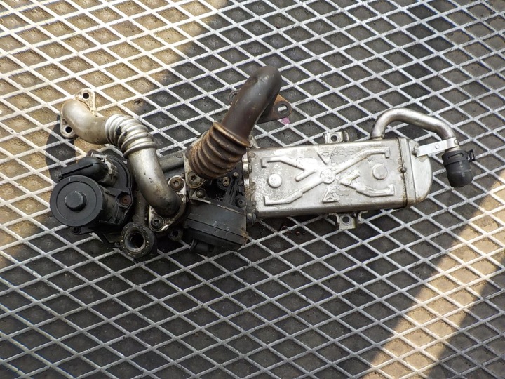SKODA OCTAVIA II AUDI 2.0 TDI exhaust gas cooler 03L131512BL
