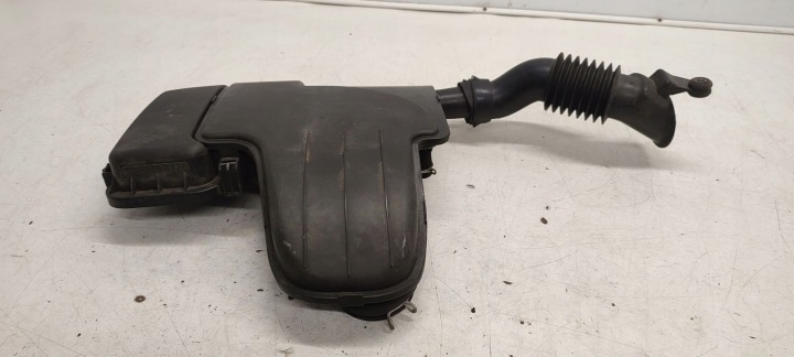 cover of a filter, air Daihatsu Sirion II 1,0