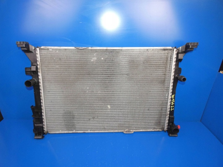 MERCEDES GLA W156 W117 W176 W246 Radiatore motore usato