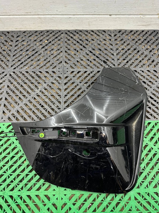 Ecke der Stoßstange hinten heck BMW 4 G26 8078587