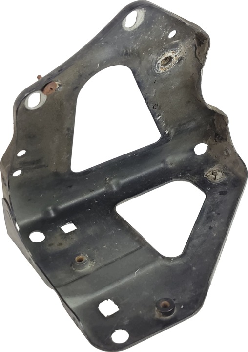 AUDI A6 C6 LIFT prístrojovka držák úchyt blatníku levý 4F0821135B LZ9Y