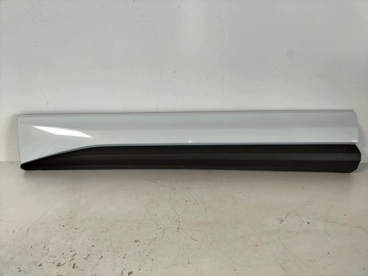 moulding cap door przednich front left SKODA KAROQ LIFT 21- SPORTLINE