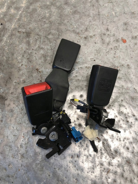ZAPINKI OSSATURA posteriore KOMPLET MERCEDES W205 KOMBI A2058600369 A2058600469